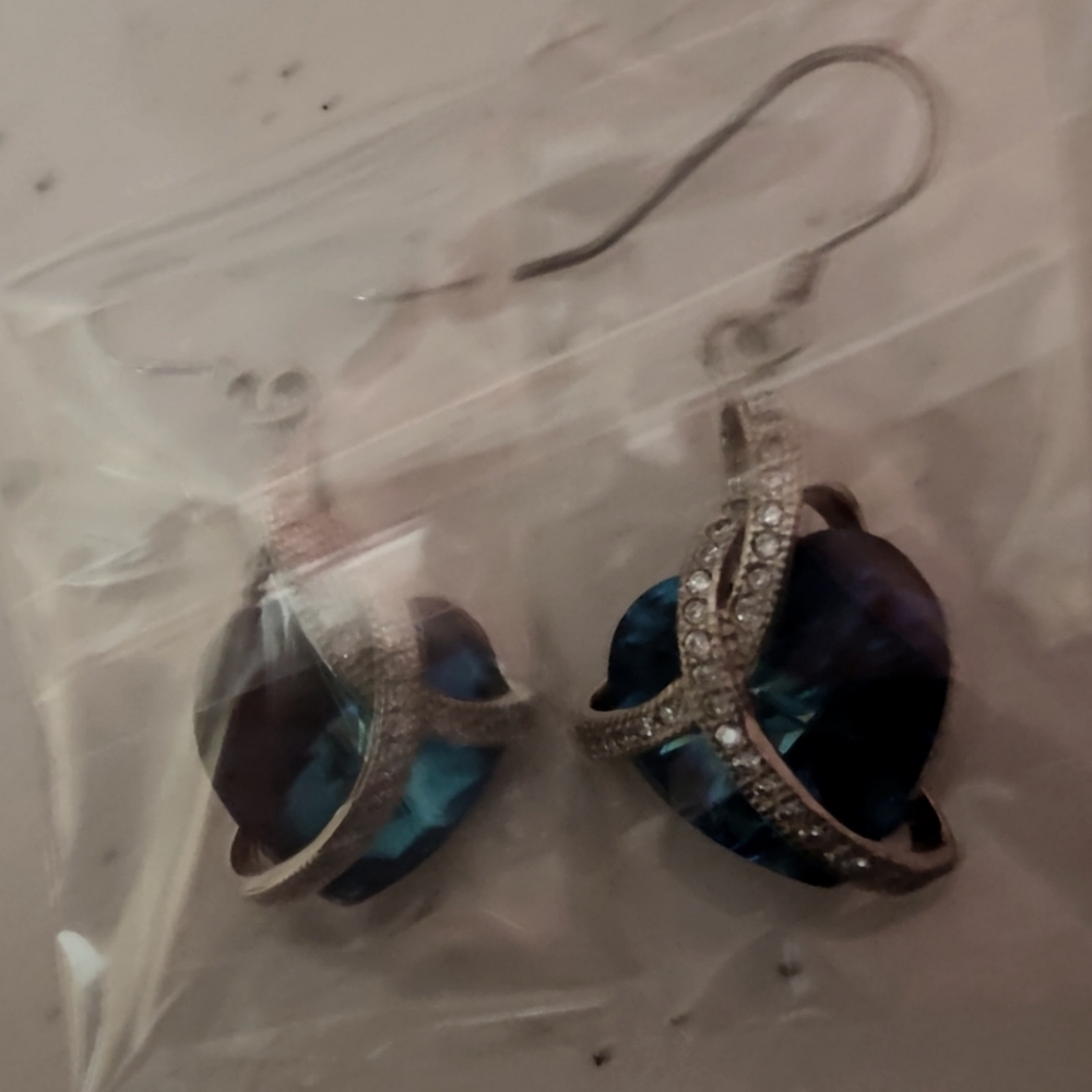 New- EleQueen sterling silver "courageous heart" inspired hook drop earrings